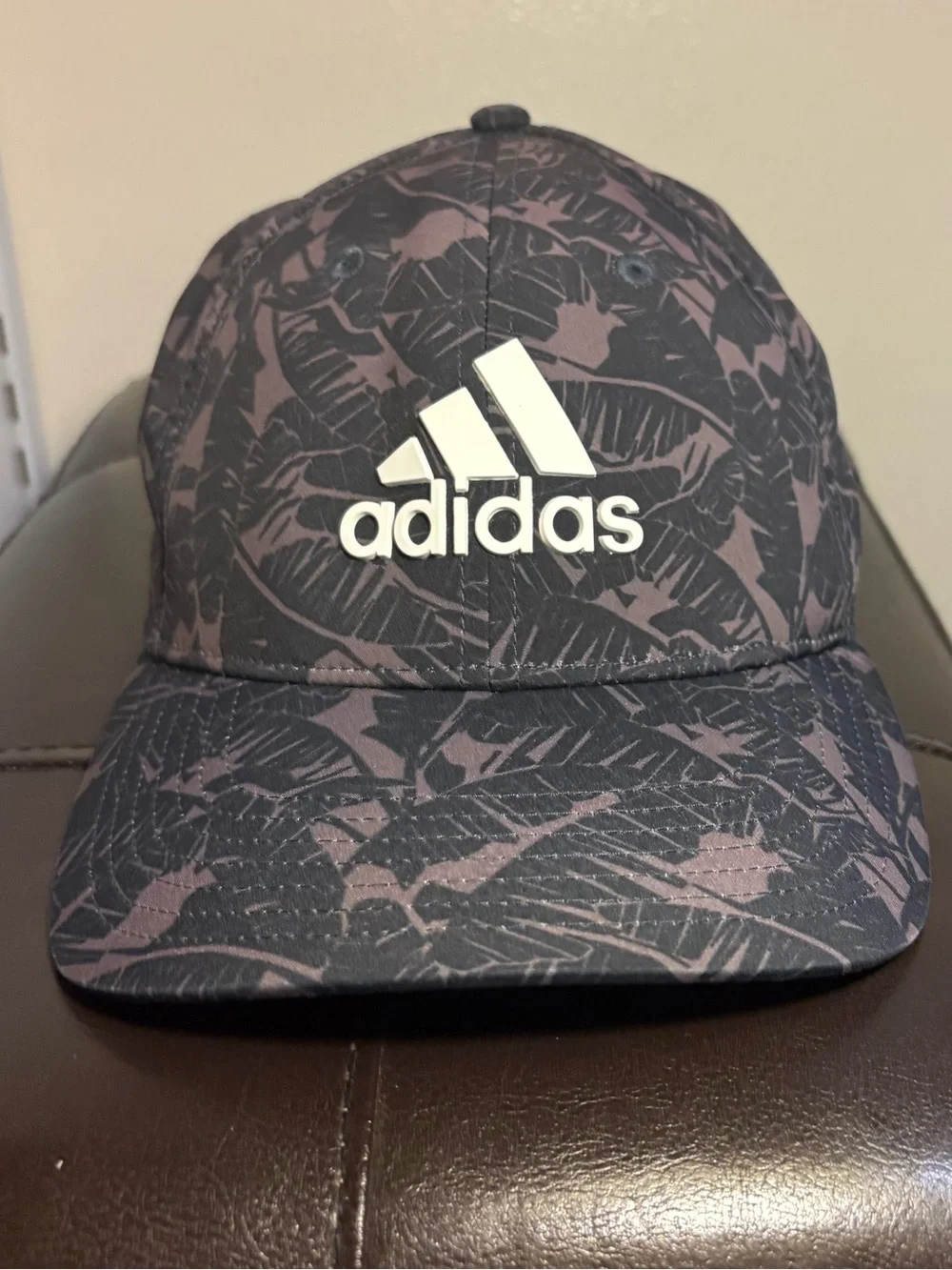 adidas golf leaf print cap, good condition, size large/XL